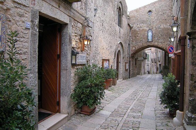 Best Excursion in western Sicily to Erice, Trapani Salt Flats from Palermo - Getting there in comfort: pickup, minivan, and a clear start time
