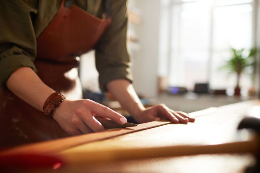 Design and Craft with Leather in Palermo - Choosing Between a Wallet, Keychain, or Card Case