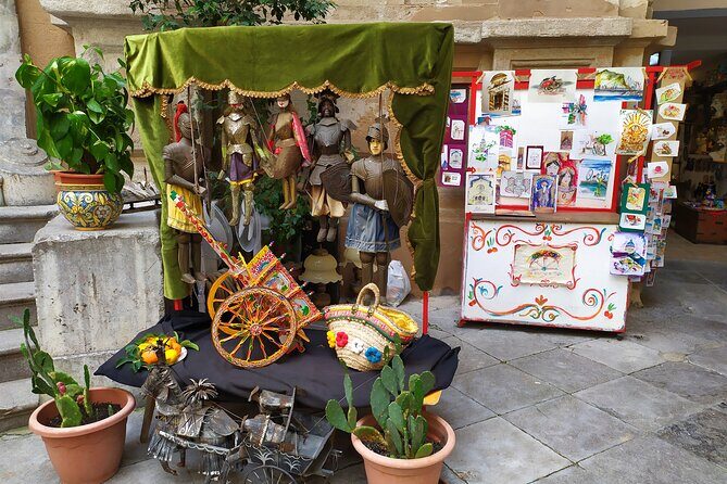 Discover Palermo in 3 hours. Art, history, markets and street food - Quattro Canti and the baroque “stage set” view of old Palermo