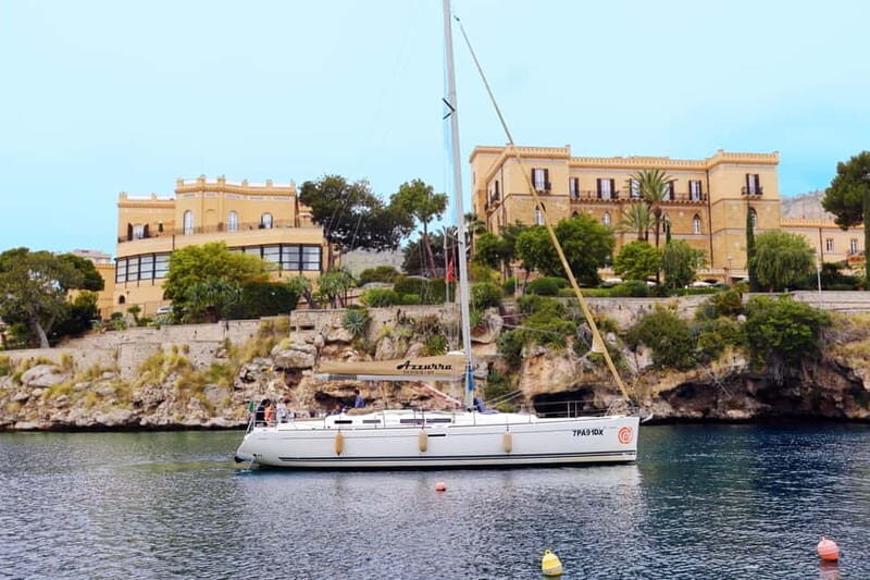 Escursione di mezza di giornata in barca a vela - Grotta Regina and the coast: seeing Palermo from a different angle