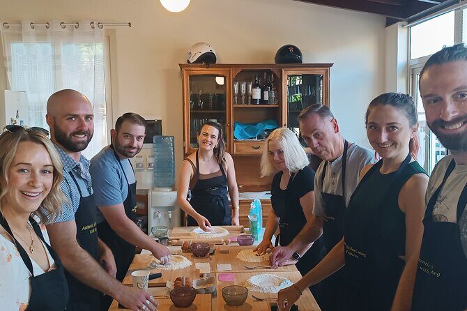 Fresh pasta and tiramisù class in Palermo - The pacing: welcome aperitif, hands-on cooking, then you eat seated