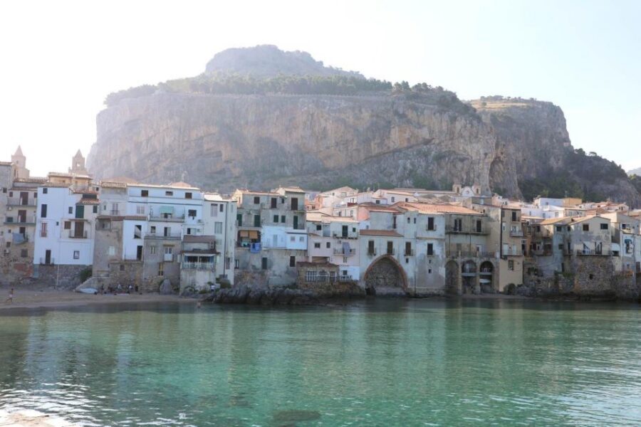 From Palermo: Visit Cefalù Unesco Site - Every Day - The basic setup: a transport day with freedom