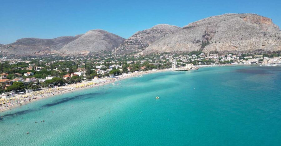 Full day boat tour in Palermo with Palermo in Boat - A 6.5-hour Gulf of Palermo route built around swimming