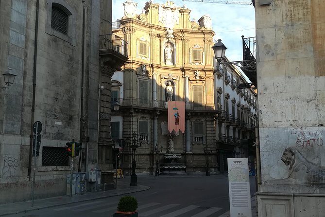 Guided tour of the historic center Palermo - Meeting point at Quattro Canti, ending near Casa Themis