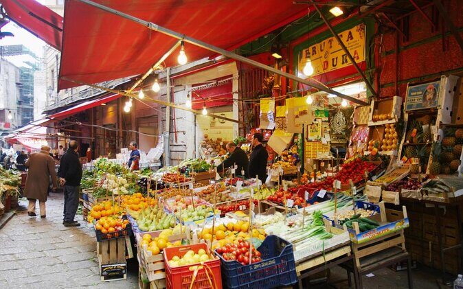 Night Street Food Tour of Palermo with a Local -For real foodies! - Walking by Via Vittorio Emanuele: Palermo’s Major Avenue as Your Moving Background
