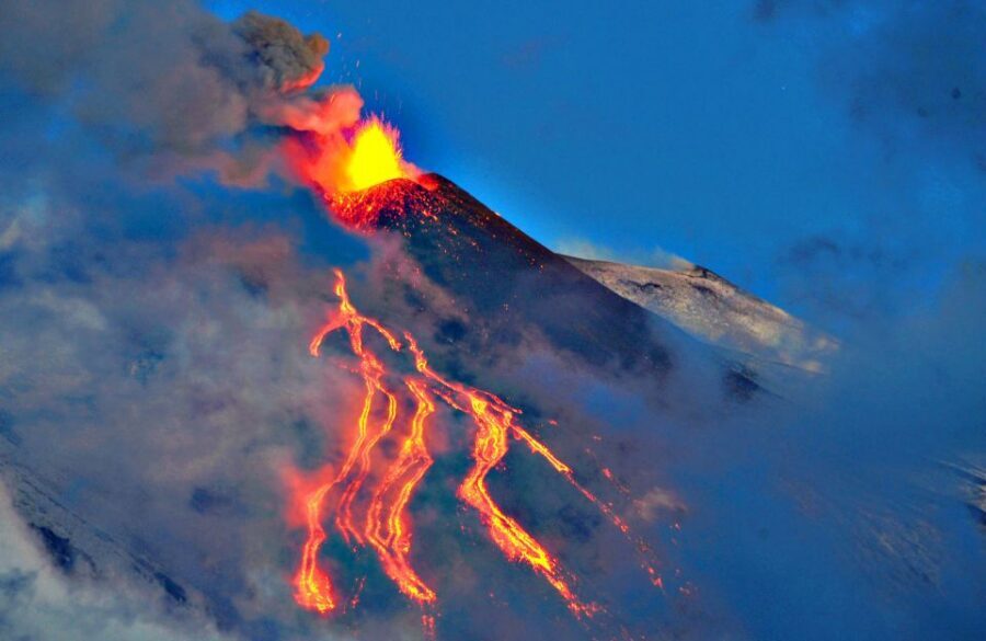 Palermo/Cefalù: Mount Etna and Taormina Day Trip - Taking Taormina at your own pace: streets, granita, and the theater area