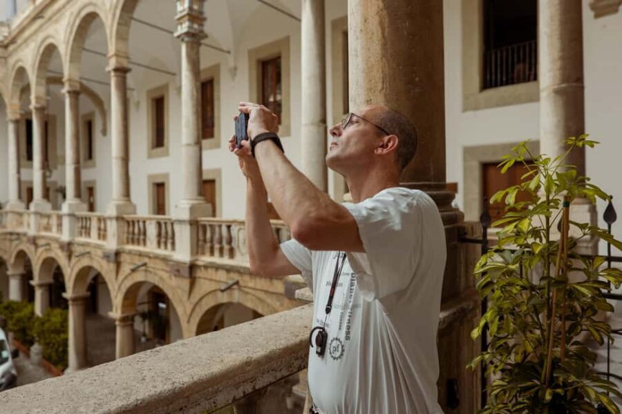 Palermo: City & Palazzo dei Normanni Guided Walking Tour - Vucciria Market and the Martorana area: where daily life meets big art