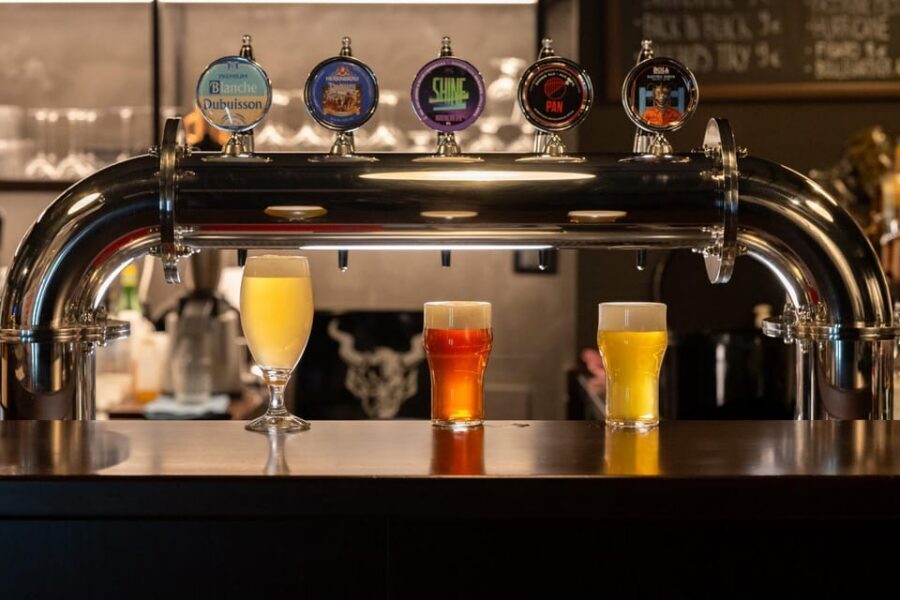 Palermo: Craft beer tasting with food samples at High Hops - The 2-hour tasting flow: low fermentation to malty complexity