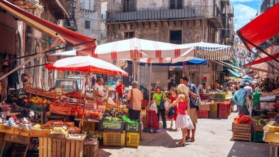 Palermo: custom tour with a local expert - Main Monuments and the City Archive Stop