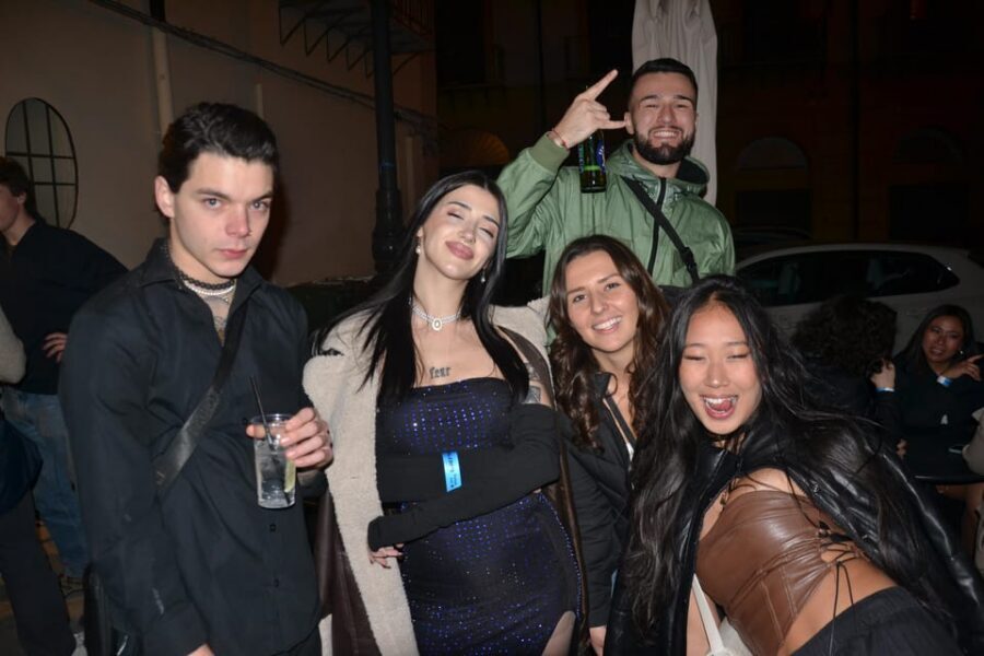 Palermo: Guided Bar Crawl with Shots and Discounts on Drinks - The guide vibe: Luis, Carlo, and the team energy