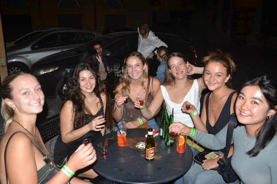 Palermo: Guided Bar Crawl with Shots and Discounts on Drinks - Who should book this, and who should pass