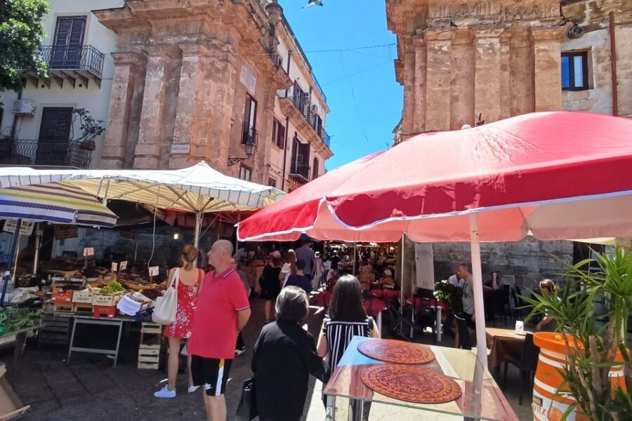 Palermo in 2 ore Monumenti principali e Mercati storici - Legends in the route: Beati Paoli and Santa Rosalia