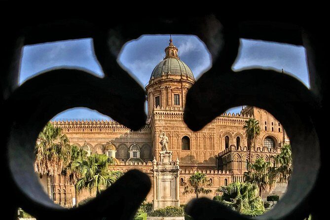 Palermo No Mafia walking tour: discover the Anti-mafia culture in Sicily - Wall of Legality: the 70-meter memorial you can actually walk alongside