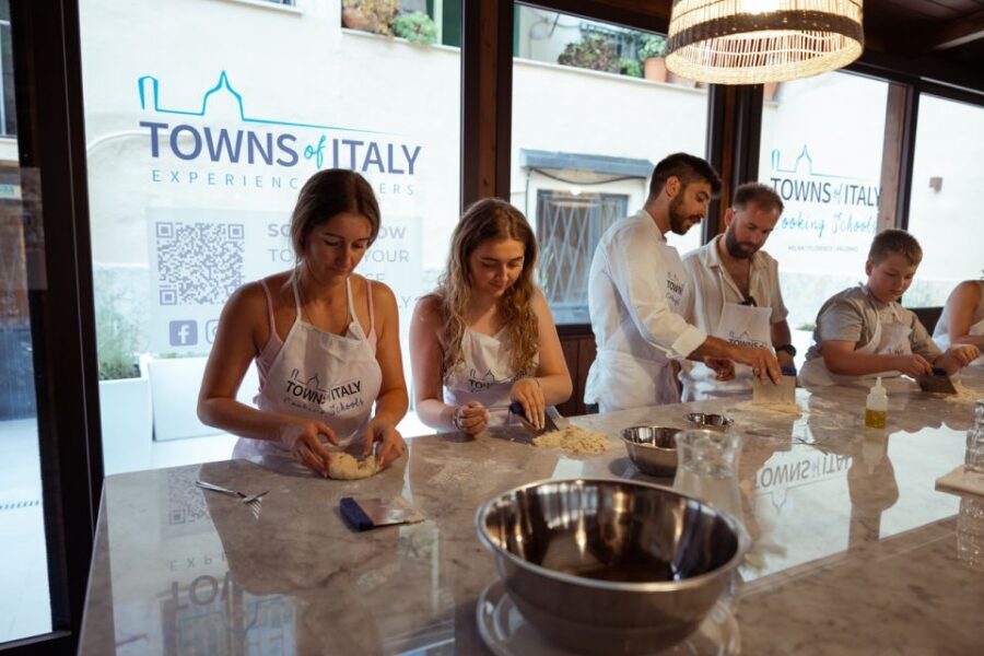 Palermo: Pizza and Gelato Cooking Class with Dinner and Wine - Palermo pizza and gelato: what makes this class feel different