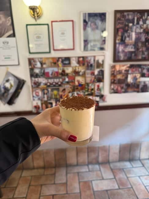 Palermo: Pizza & Tiramisu Class with Free Flowing Fine Wine - Palermo pizza and tiramisu: Pizzeria I Viziosi as your classroom