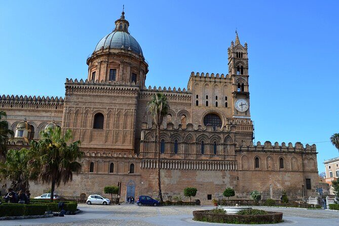 Palermo : Private Custom Walking Tour with a Local Guide - Ticket help and interior access: avoiding last-minute stress