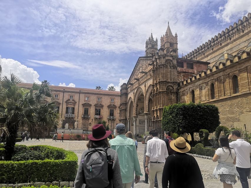 Palermo: Street Food Walking Tour with Local Guide & Tasting - Capo Market: how this stop makes Palermo food make sense