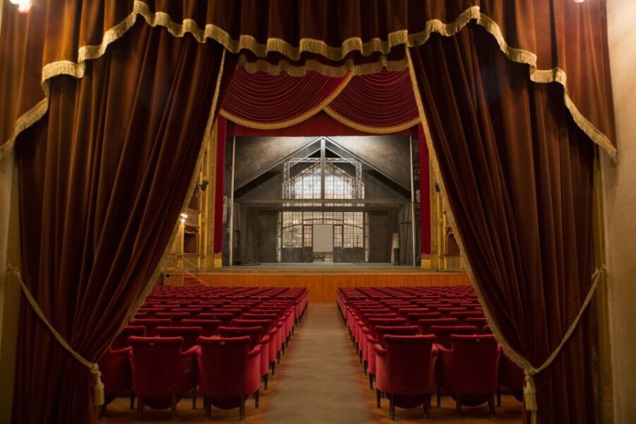 Palermo: Teatro Massimo Opera House Guided Tour - Stop 4: royal box, coat of arms, and the Pompeian Rooms