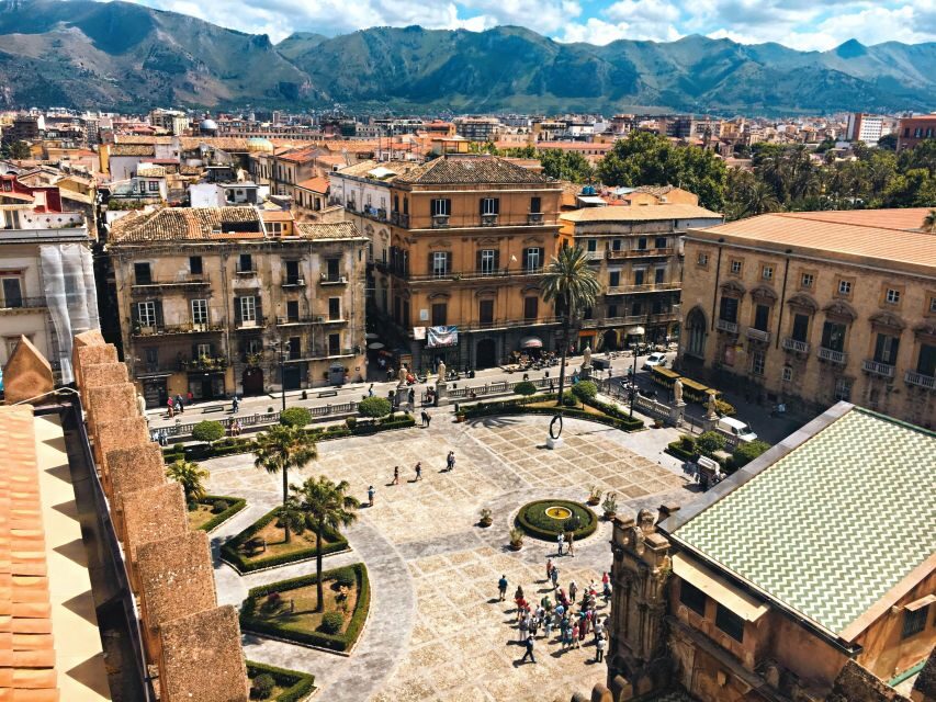 Palermo: three-hour private city tour - Piazza Giuseppe Verdi: a quick guided reset