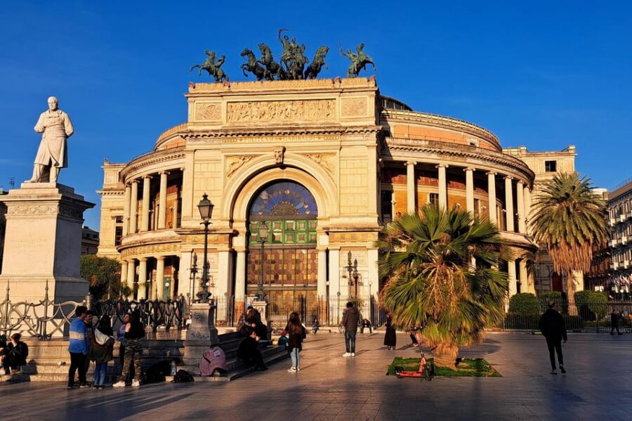 Palermo, tour tra monumenti unici e mercati colorati - Meeting at Banca d’Italia: Get Oriented Fast