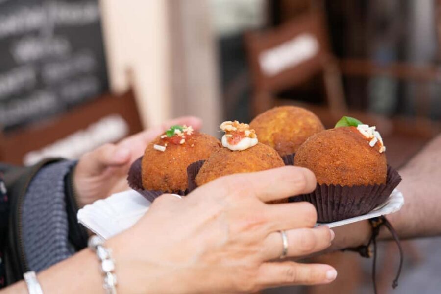 Palermo: Traditional Full Meal Food Tour with a Local - Meeting Point at Piazzetta Delle Dogane: Start Where Locals Actually Begin