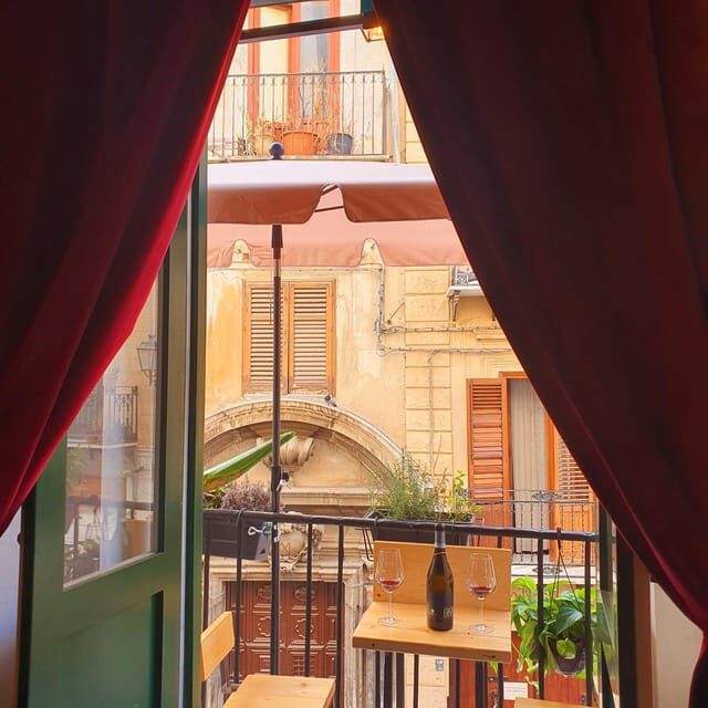 Palermo: Wine Tasting with Sicilian Tapas - How the tasting works: 4 Sicilian wines, paced for conversation