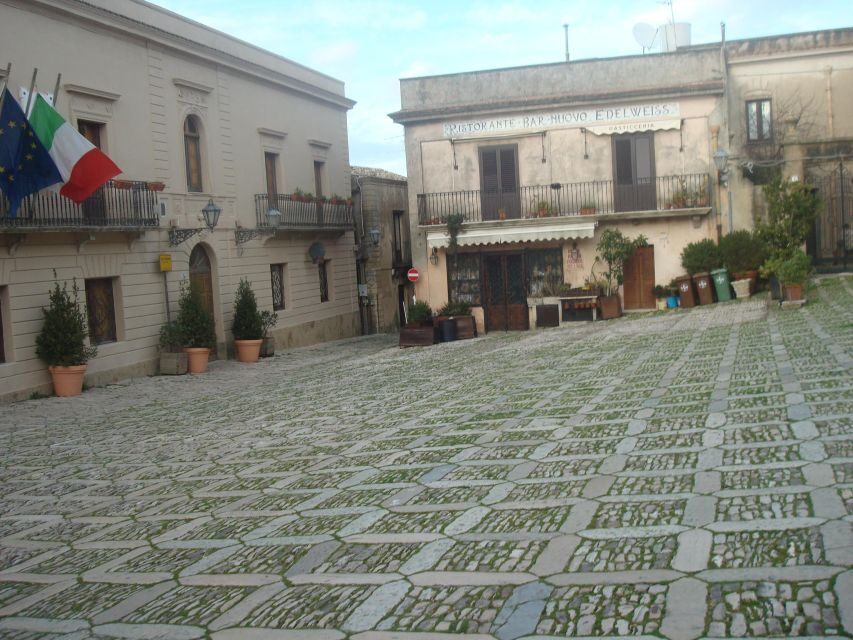 Private Monreale Cathedral and Cloister, Ceramic Lab tour - Key things to know before you go
