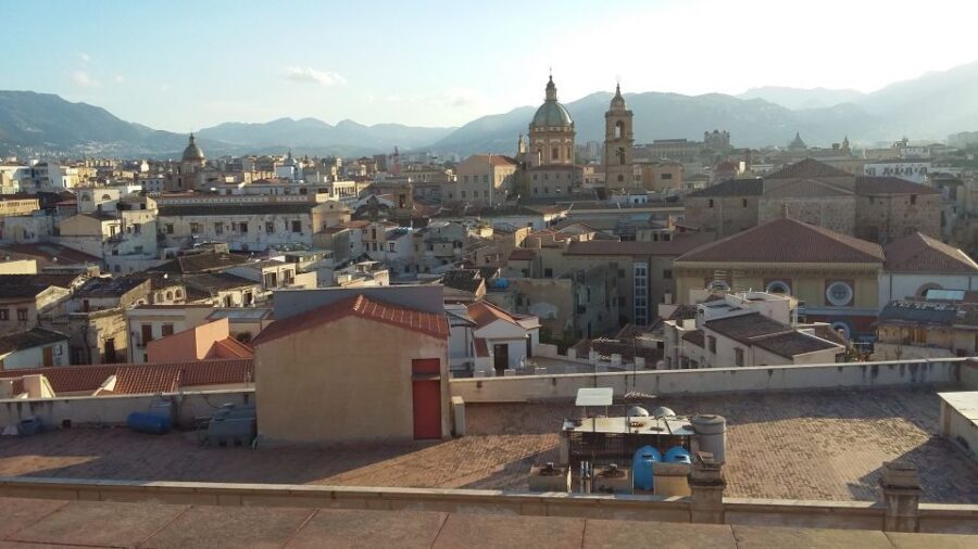 Walking Tour and typical Lunch in a private charming home - Capo Market: where Palermo eats and lives